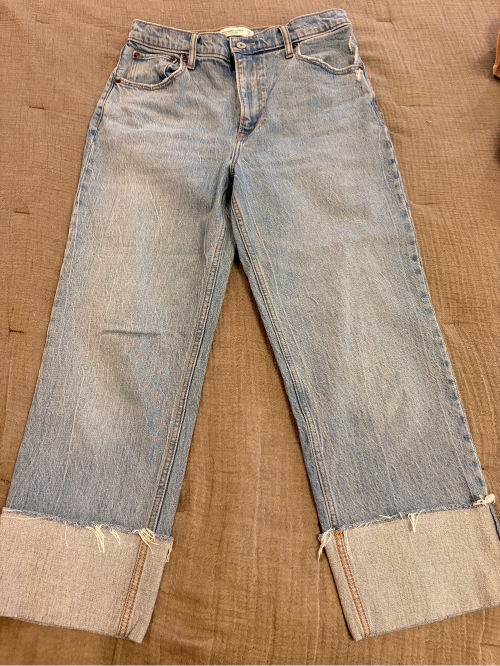 Abercrombie & Fitch Light Blue “90s Straight ultra high” Jeans with Cuffed Hem